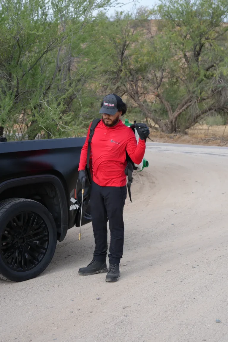 A pest control technician in Odessa Texas